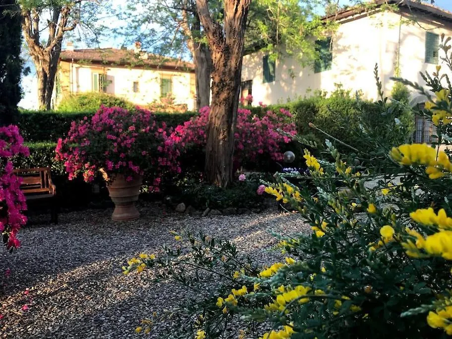 Appartamento In Torre Di Antica Villa Florencie 0*,
